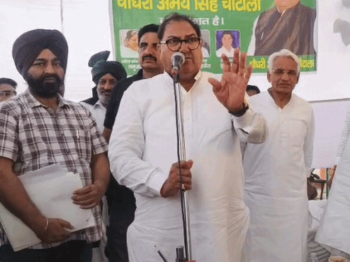 कुरुक्षेत्र अनाज मंडी में पहुंचे अभय चौटाया:बोले-कमजोर सरकार के चलते BBMB फैसला पास, पानी की दिक्कत आने वाली है…