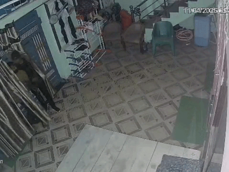 रीवा में सूने मकान से लाखों की चोरी:85 हजार नकद, 10 तोला सोना और 1 किलो चांदी ले उड़े चोर; तलाश जारी