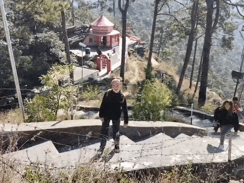 शांति की खोज में उत्तराखंड पहुंच रहे इजराइली:युद्ध के कारण संख्या पहले से कम हुई, टूरिस्ट बोला- यहां आकर सेफ फील करते हैं