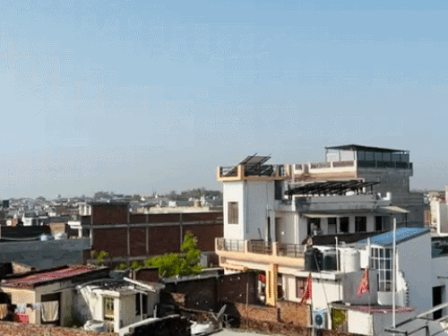 प्रयागराज में भीसड़ गर्मी ने किया बेहाल, तापमान 43°C:सुबह से ही आसमान से बरस रही आग, हीट स्ट्रोक का बढ़ा खतरा