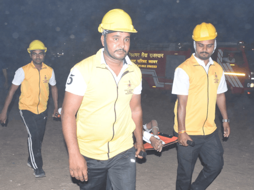 सनातन धर्म कॉलेज में एयर स्ट्राइक का मॉक ड्रिल:सायरन बजाकर किया सजग, रैस्क्यू टीमों की तैयारियां परखी