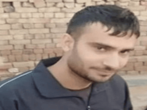 भिवानी का फौजी राजस्थान में युवती संग फांसी लटका मिला:10 साल पहले सेना में भर्ती, 2 भाईयों में बड़ा, UP से जम्मू-कश्मीर ट्रांसफर हुआ तो एक माह की छुट्‌टी आया