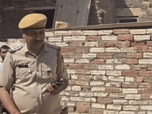 3 लाख के MD नशे के साथ पिता-पुत्र गिरफ्तार:घर में पुड़िया बनाकर बेचते पकड़ा, सांगड़ पुलिस की डायरी से खुला नशे के नेटवर्क का राज