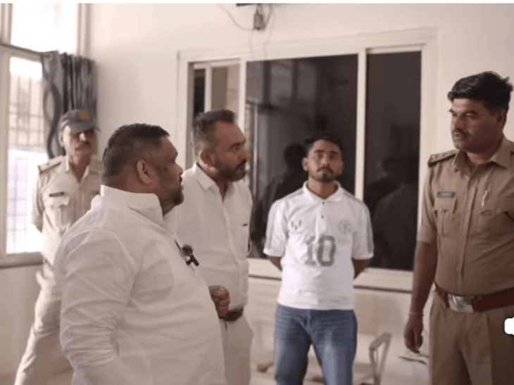 सांची थाने में NHRC सदस्य ने उजागर की लापरवाही:हिरासत में रखे युवक की देर से गिरफ्तारी एंट्री; होटलों में अवैध गतिविधियों पर उठाए सवाल