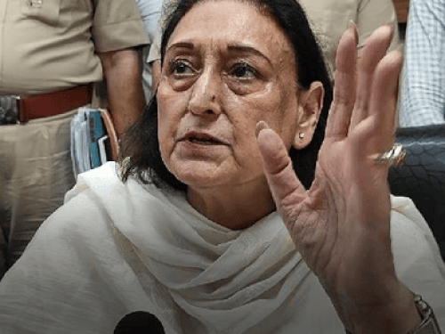 वीमन कमिशन ने पटियाला पुलिस से की जवाब-तलबी:काली माता मंदिर के बाहर महिला को पीटने के मामले में लिया शू-मोटो