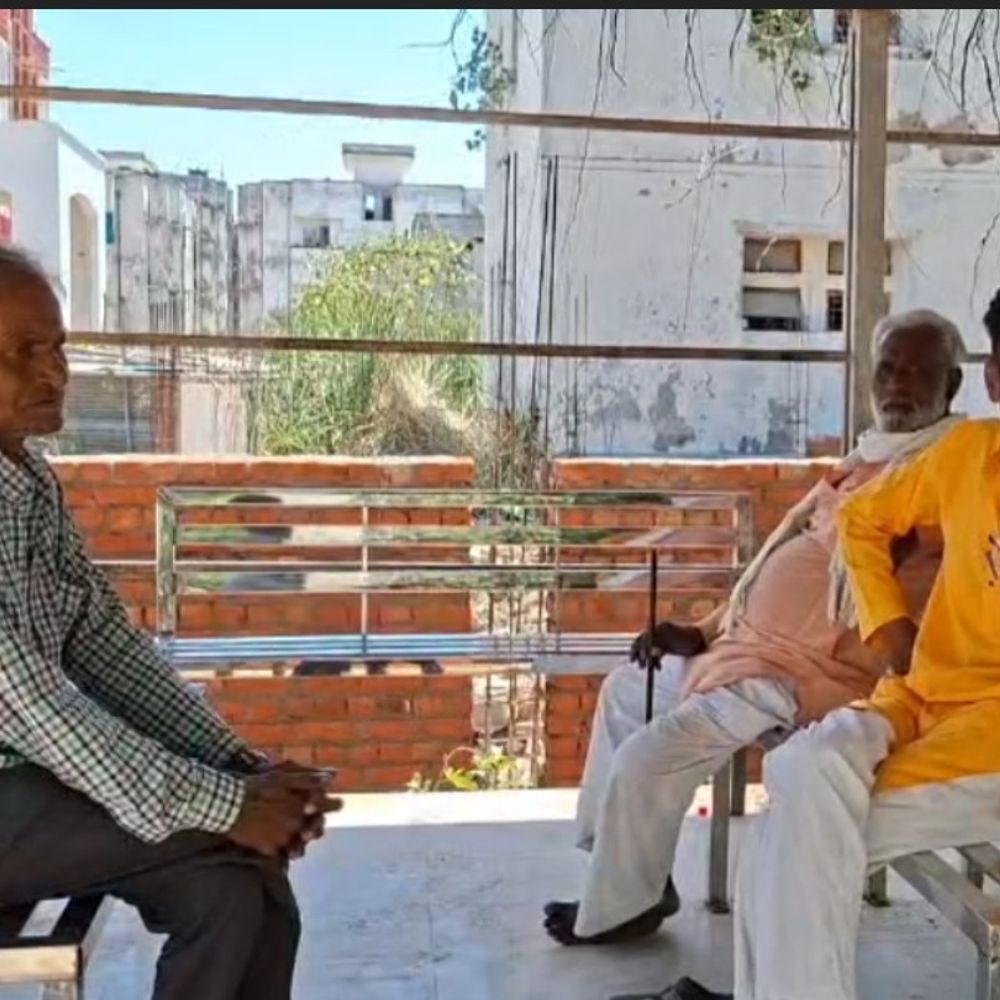 उरई में नव विवाहिता की संदिग्ध हालात में मौत:देर शाम अचानक तबीयत बिगड़ी, पुलिस ने शव को पोस्टमॉर्टम के लिए भेजा