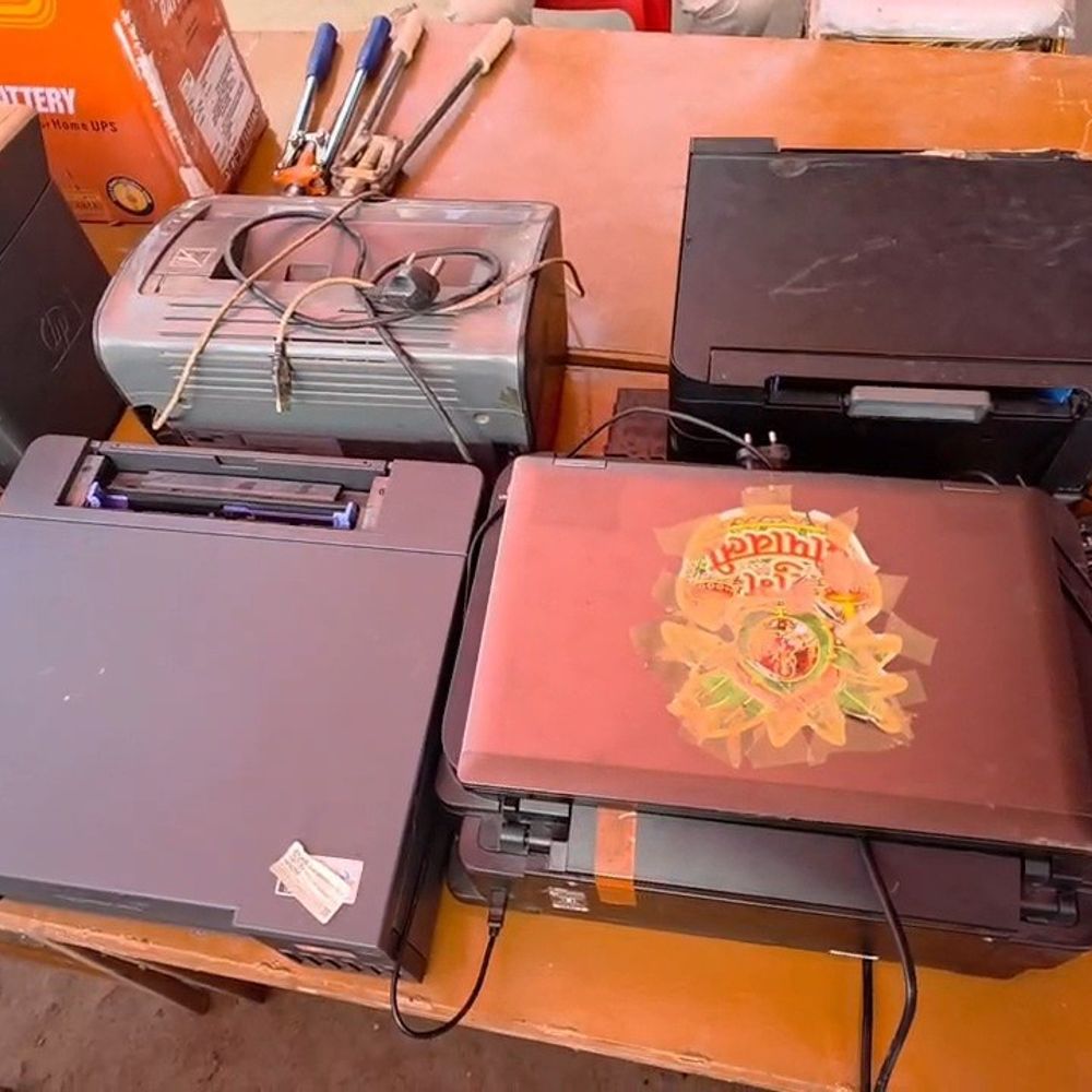 वाहन चोर गिरोह का भंडाफोड़, 5 शातिर अरेस्ट:गोपालगंज में फर्जी कागजात बनाकर, नंबर प्लेट बदलकर बाजार में बेचते थे