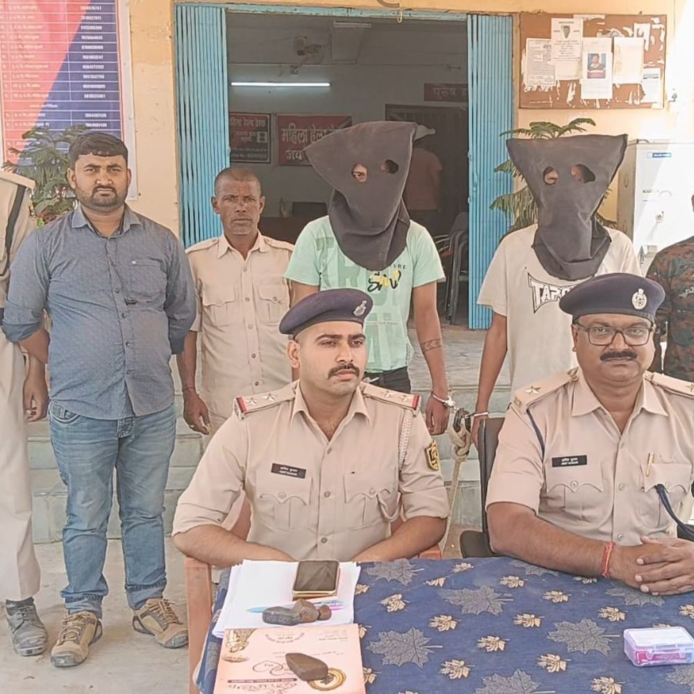 मधुबनी में ब्राउन शुगर के साथ 2 युवक गिरफ्तार:14.44 ग्राम नशा बरामद, नेपाल-बिहार कनेक्शन सामने आया, बाइक भी जब्त