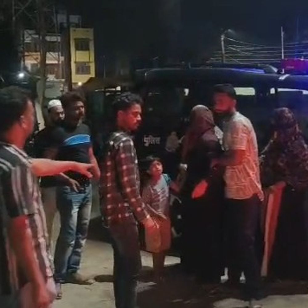 सीतापुर में कार-बाइक की टक्कर, दो युवकों की मौत:ओवरटेक करते समय हुआ हादसा, कार चालक फरार