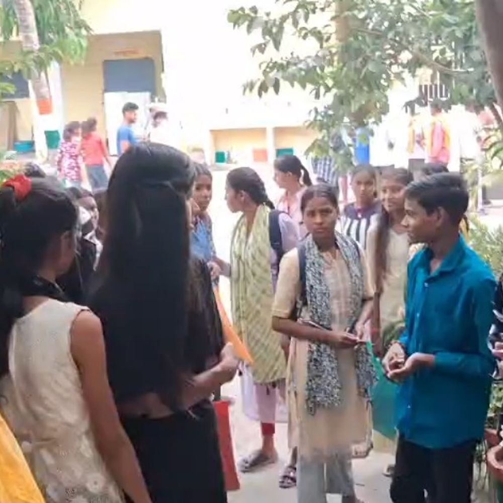 बालिका विद्यालय मॉडल हाईस्कूल में बदला:बाहरी स्टूडेंट को मिल रहा प्रवेश, पर स्थानीय छात्राओं का नहीं हो रहा एडमिशन