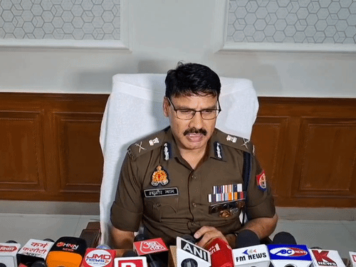 डिप्टी कमिश्नर को आतंकी कनेक्शन बता 13-दिन डिजिटल अरेस्ट रखा:57 लाख खाते से ट्रांसफर कराने वाले 5 शातिर अरेस्ट, CISF का जवान मास्टर माइंड