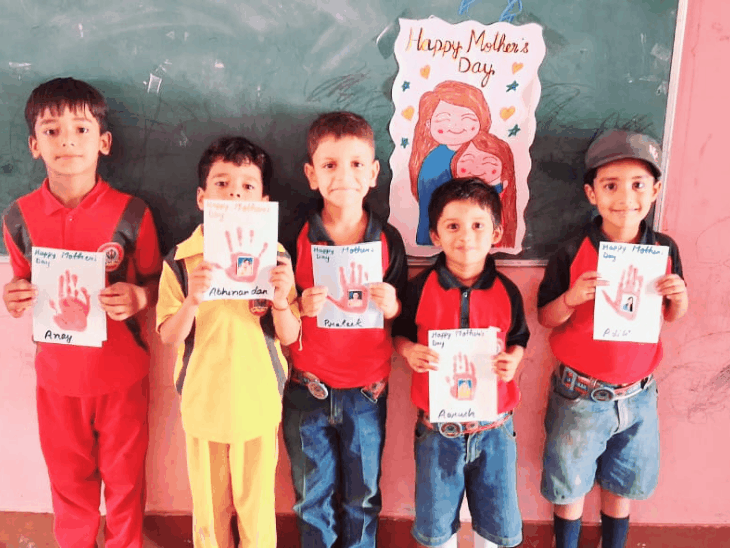 नन्हे आरुष को कविता प्रतियोगिता में पहला स्थान मिला:अंग्रेजी माध्यम की कविता एली द एलीफेंट पढ़ी. गुरु नानक एजुकेशनल सोसाइटी का है स्टूडेंट