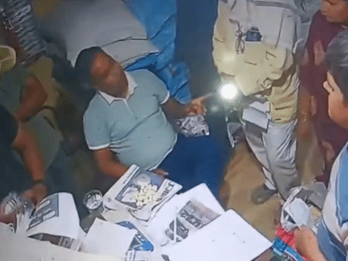 गाजीपुर में फर्जी GST-इनकम टैक्स टीम का भंडाफोड़:व्यापारियों से वसूली करते 7 गिरफ्तार, सरगना की तलाश जारी