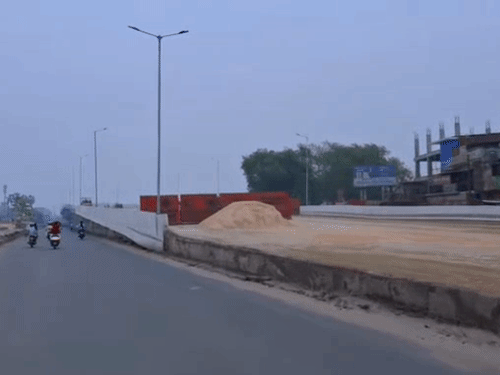 गोरखपुर के पहले सिक्सलेन फ्लाईओवर का 99 फीसद निर्माण पूरा:429 करोड़ रुपये से बना है 2.6 किमी लंबा है फ्लाईओवर