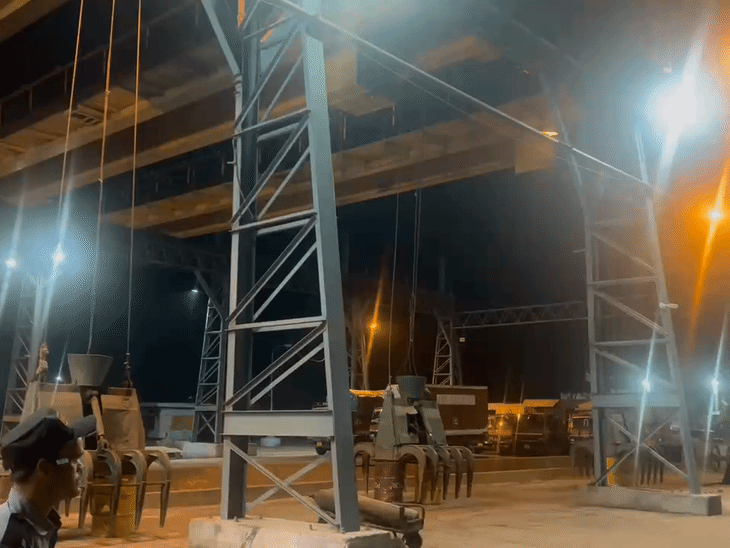 बागपत में जहरीली गैस रिसाव से गार्ड की मौत:मलकपुर मिल में पांच कर्मचारी बेहोश, परिजनों ने किया हंगामा