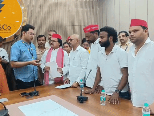 स्मार्ट मीटर और बिजली कटौती का किया विरोध:कानपुर में सपा नेताओं ने केस्को एमडी से की मुलाकात, बोले- बिजली कौटती से जनता परेशान