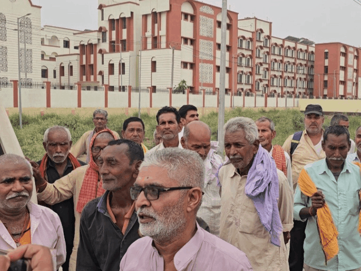 अथमलगोला पैक्स चुनाव:अध्यक्ष पद के लिए 12 ने नामांकन किया, 8 पुरुष और 4 महिला उम्मीदवार