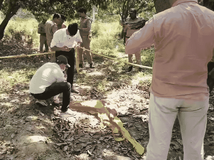 प्रतापगढ़ में किशोरी से दुष्कर्म-हत्या का मुख्य आरोपी निकला नाबालिग:साथी की तलाश जारी, बाग में मिला था शव; मौके से कपड़े और चप्पल बरामद