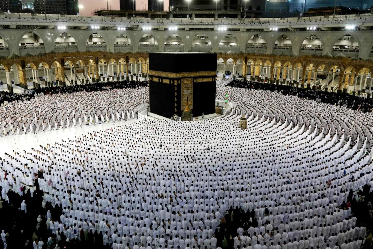 Mecca Ban: हज यात्रा से पहले सऊदी अरब का सख्त कदम, मक्का में एंट्री पर लगी रोक