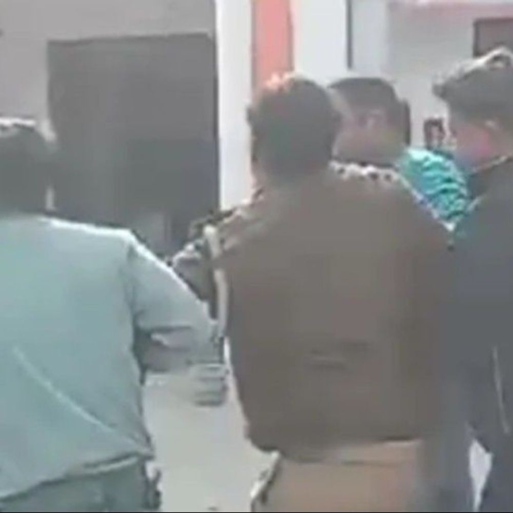 गुवाहाटी में हिरासत में रायपुर पुलिस टीम,24 घंटे बाद छोड़ा:डिजिटल अरेस्ट के आरोपियों को पैसे लेकर छोड़ने का आरोप, टीम छत्तीसगढ़ के लिए रवाना