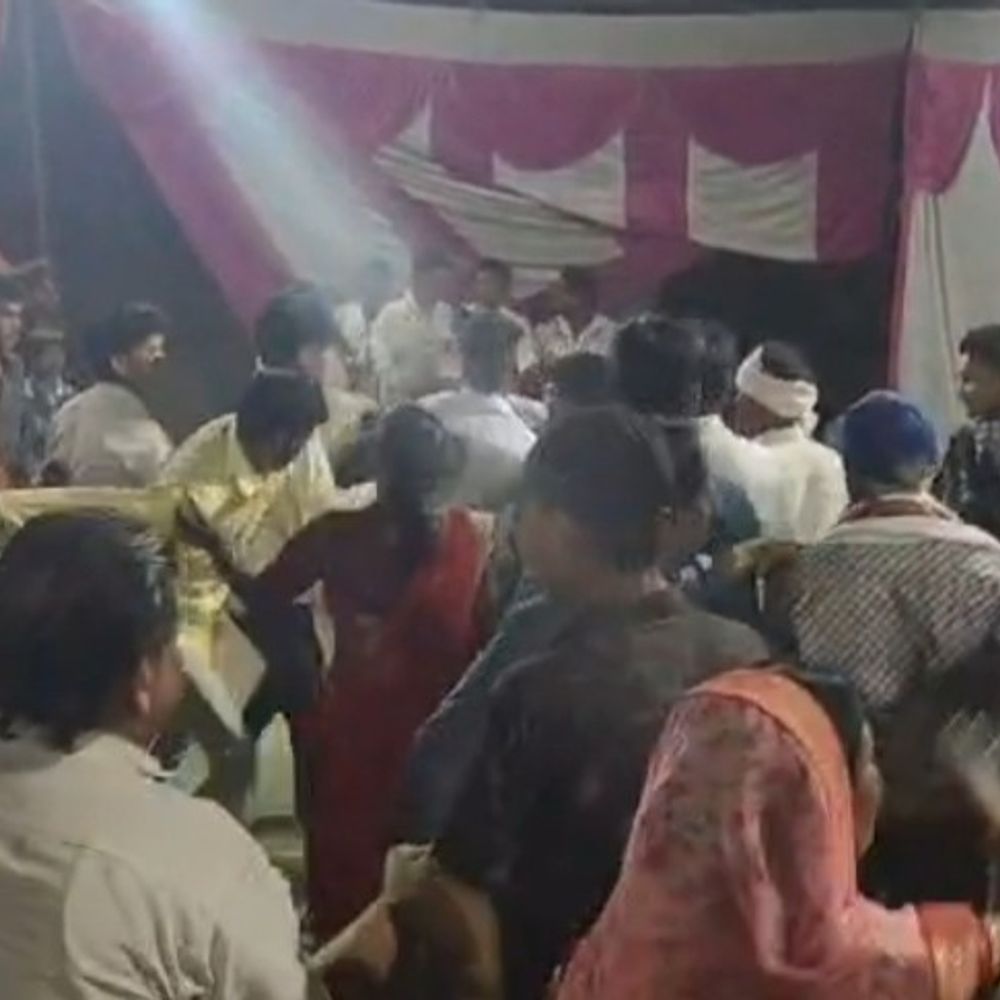 छिंदवाड़ा में मंडप में हाई-वोल्टेज ड्रामा:दुल्हन ने दूल्हे की जगह प्रेमी को पहनाई वरमाला, बारात खाली हाथ लौटी