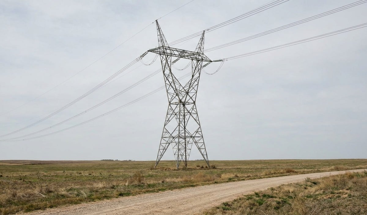 Heatwave का प्रचंड अटैक, April में Power Demand ने तोड़ा रिकॉर्ड, खपत 240 GW के पार