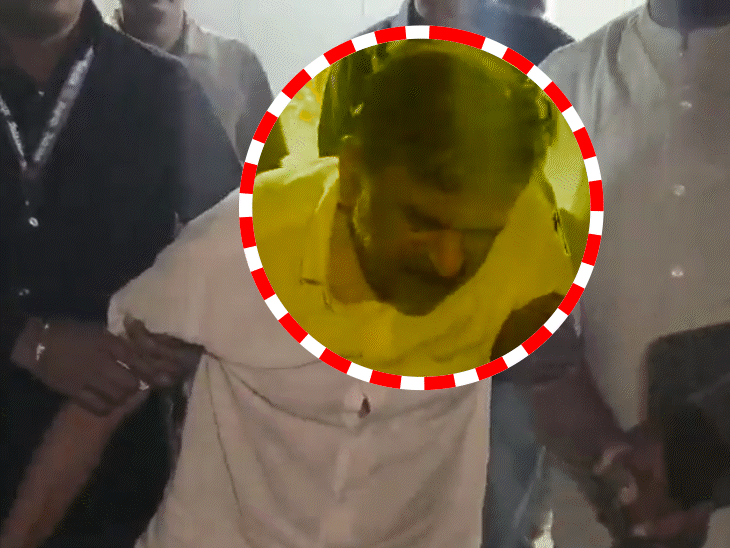 महाराष्ट्र-ढोंगी अशोक खरात के 11 ठिकानों पर ED का छापा:52 संपत्तियां रडार पर; अश्लील वीडियो और धार्मिक सामान से करोड़ों की कमाई