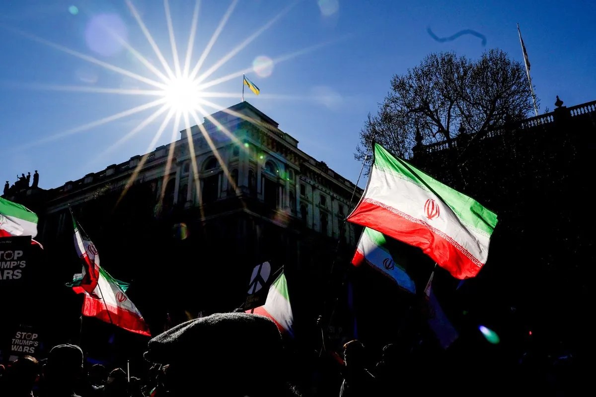 Iran Oil: युद्ध के बीच दूसरे देशों को कैसे अपना तेल बेच रहा ईरान? खुद खोल दिया बड़ा राज