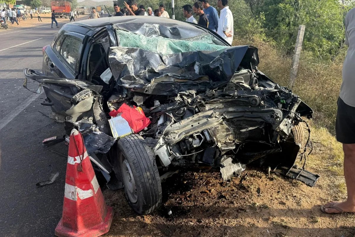 Jaipur News: तेज रफ्तार कार और ट्रेलर की आमने-सामने भिड़ंत, दो युवकों की मौत, खाटूधाम से दर्शन कर लौट रहे थे यूपी