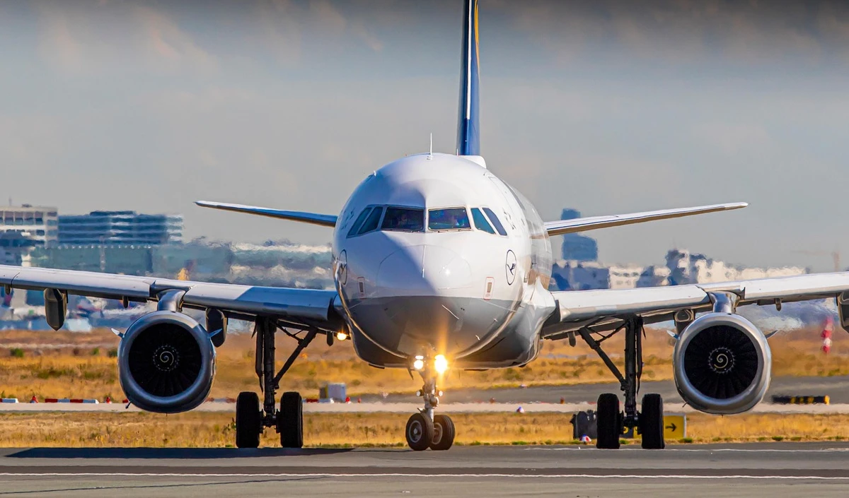 आसमान छूने लगी जेट फ्यूल की कीमतें, पहली बार ₹2 लाख के पार, क्या अब आम आदमी के लिए हवाई सफर होगा सपना?