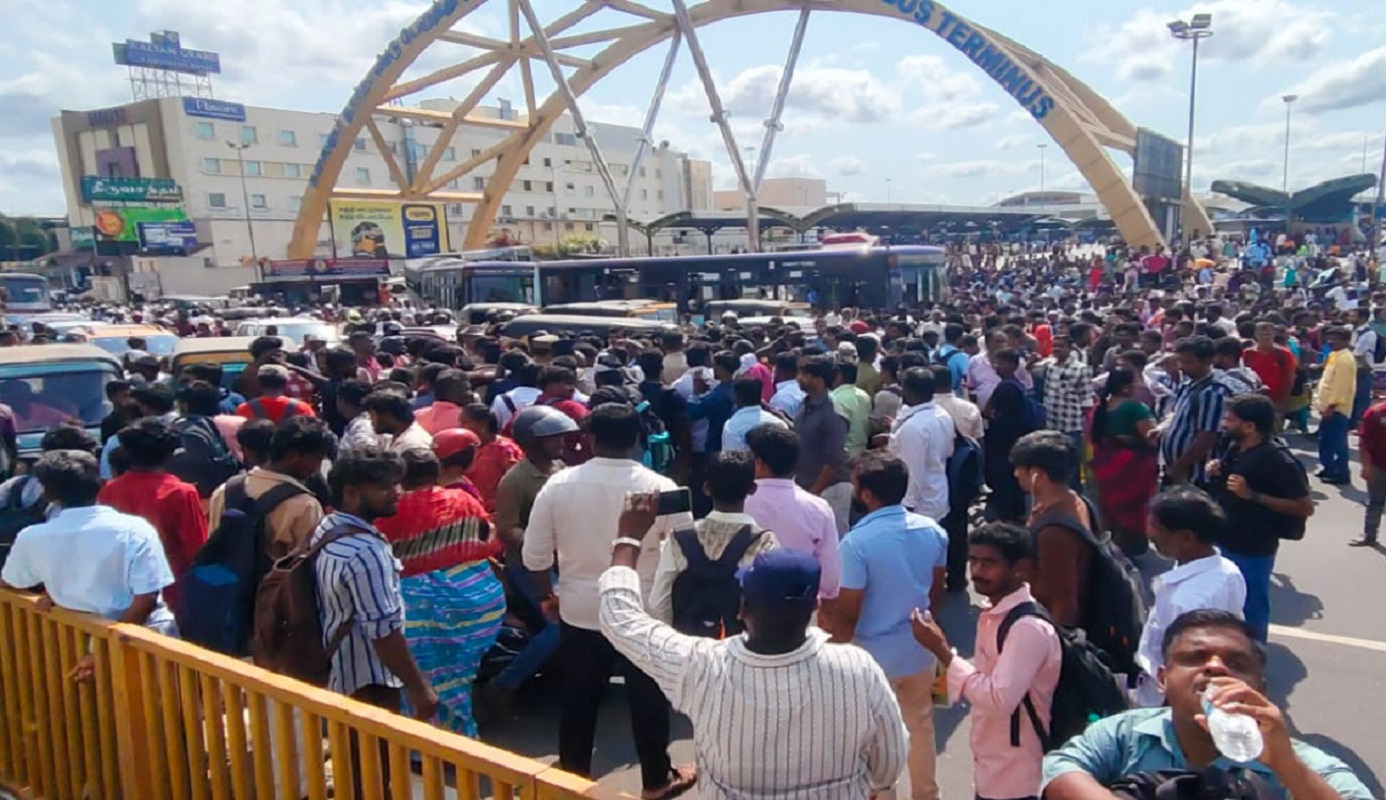 Tamilnadu Poll : लाखों मतदाता वोट डालने घर लौटे, तो हजारों अटक गए