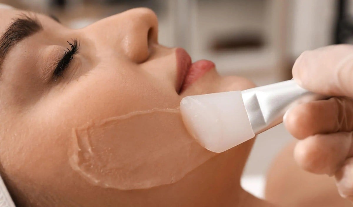 Korean Glass Skin Remedies: K-Beauty वाला निखार अब घर पर, ये असरदार Skin Care टिप देगा शीशे जैसी बेदाग त्वचा