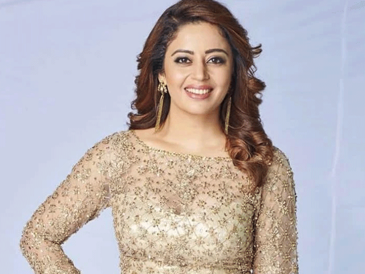 नेहा पेंडसे को सड़क पर शख्स ने पकड़ लिया था:एक्ट्रेस ने डर के मारे चाबी शख्स की गाड़ी पर फेंक दी थी