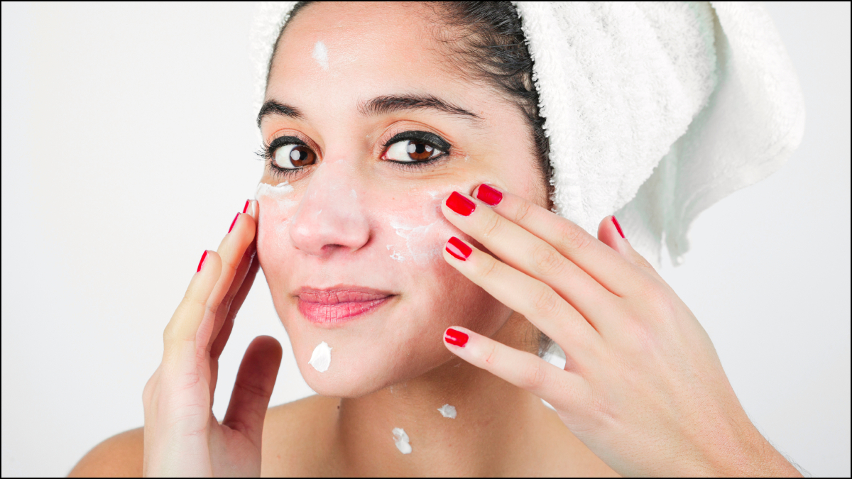 रोज 5 मिनट कच्चे दूध से करें चेहरे की मालिश, चमक और निखार साथ आएगा, बस कर लें ये काम