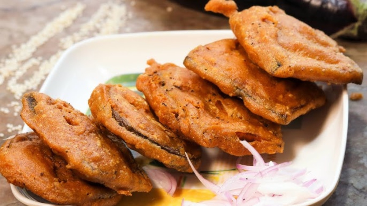 बैंगन के पकोड़े के आगे समोसा-कचौड़ी का स्वाद भी लगेगा फीका, मांग मांग कर खाएंगे लोग, जानें झटपट कैसे बनाएं?
