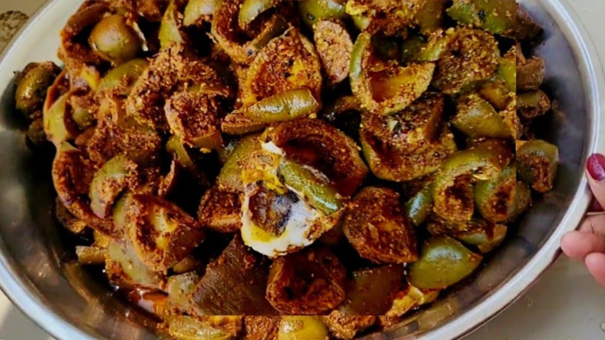 अचार को लंबे समय तक ताज़ा रखने के लिए आज़माए ये आसान टिप्स, सालों तक नहीं लगेगी फफूंदी