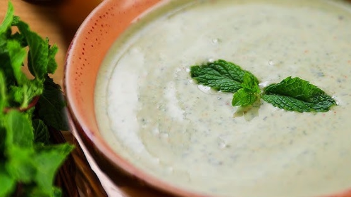 बनाएं लहसुन-पुदीने का ठंडा और स्वादिष्ट रायता, गर्मी से मिलेगी राहत, नोट कर लीजिए रेसिपी