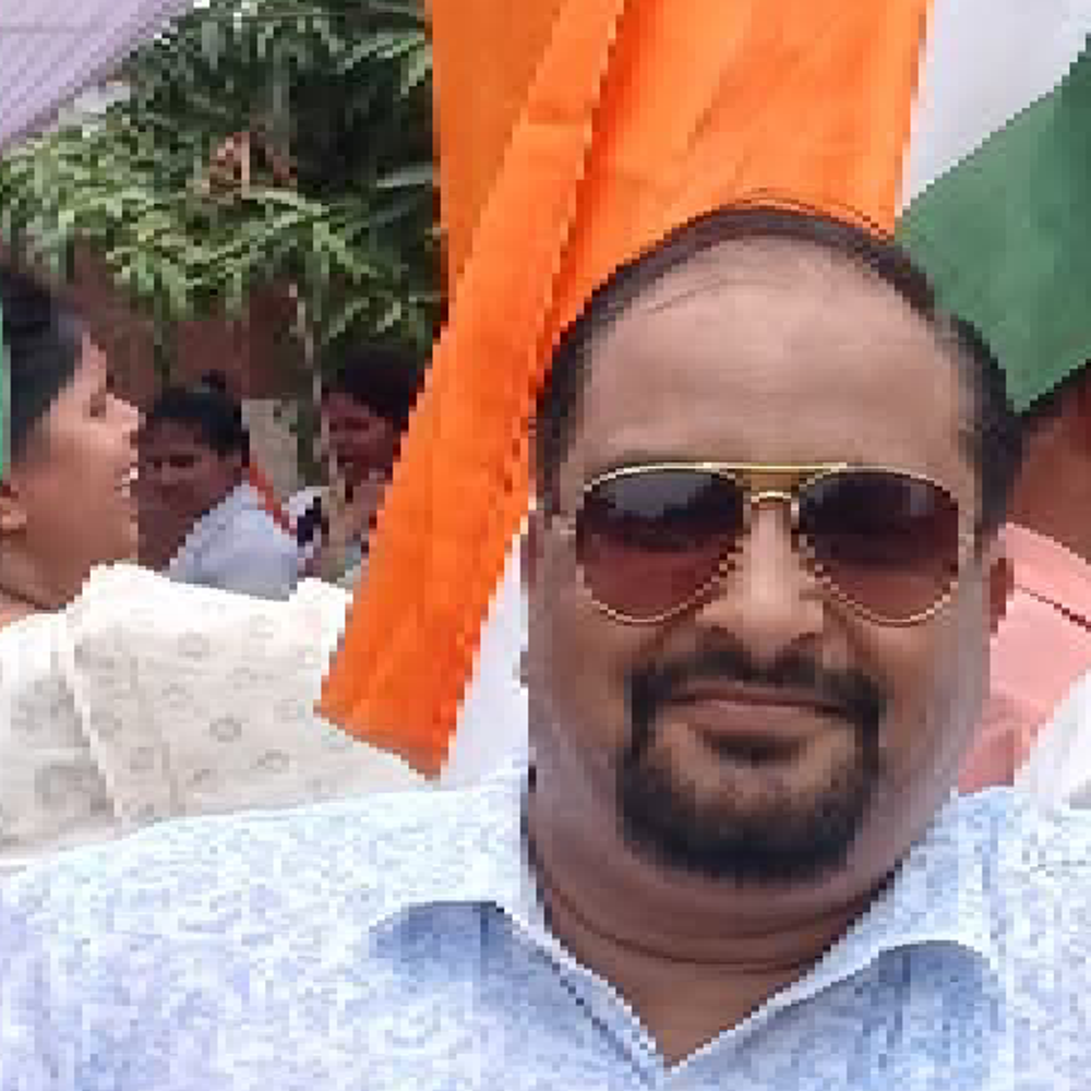 लखनऊ में सड़क हादसे में स्टेशनरी दुकानदार की मौत:थूकने के लिए ईको चालक ने खोला दरवाजा, स्कूटी सवार का सिर दरवाजे से टकराया