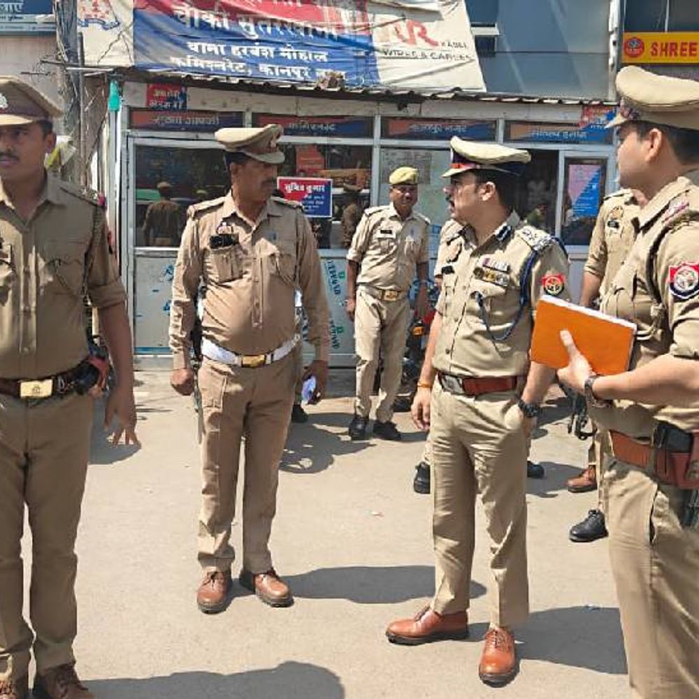 जाम में फंसे एडिशनल सीपी, इंस्पेक्टर-दरोगा समेत 3 निलंबित:ट्रैफिक जाम को लेकर घंटाघर चौराहा औचक निरीक्षण करने पहुंचे थे एडिशनल सीपी