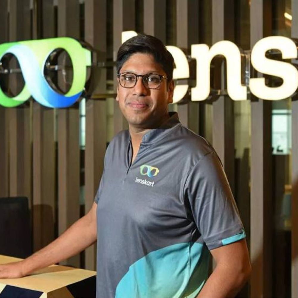 लेंसकार्ट ने ड्रेस कोड विवाद पर माफी-मांगी:अब बिंदी-तिलक पहन सकेंगे कर्मचारी; कंपनी ने जारी की नई इन-स्टोर स्टाइल गाइडलाइन