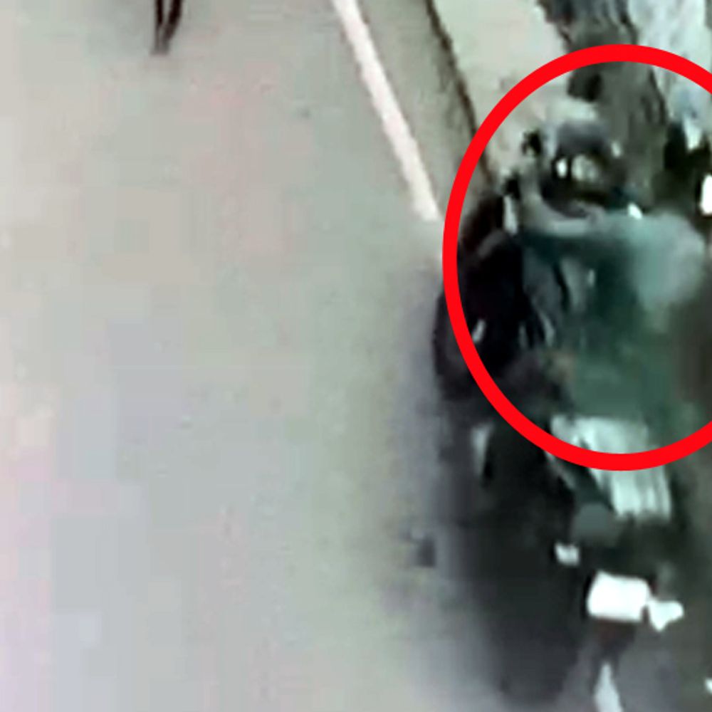 मधुपुर बाजार में 5 मिनट में बाइक चोरी:पुलिस ने CCTV फुटेज से चोर की पहचान कर कार्रवाई शुरू की