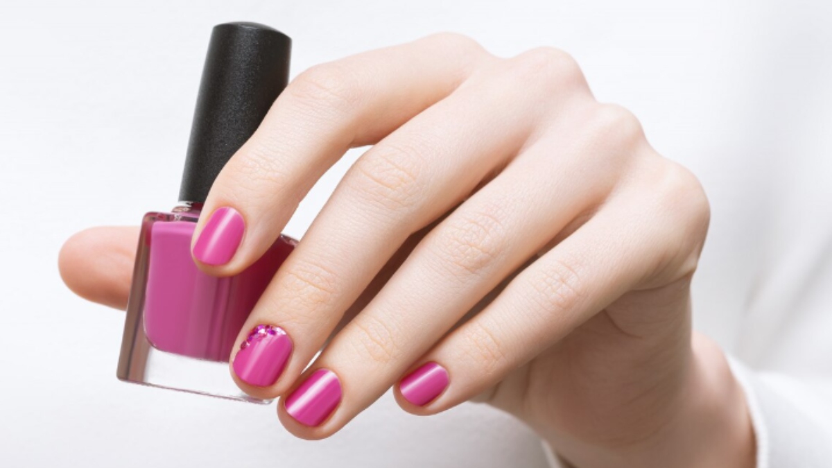 घर पर कैसे बनाएं नेल पॉलिश, बेहद आसान है तरीका, जरूर ट्राई करके देखें