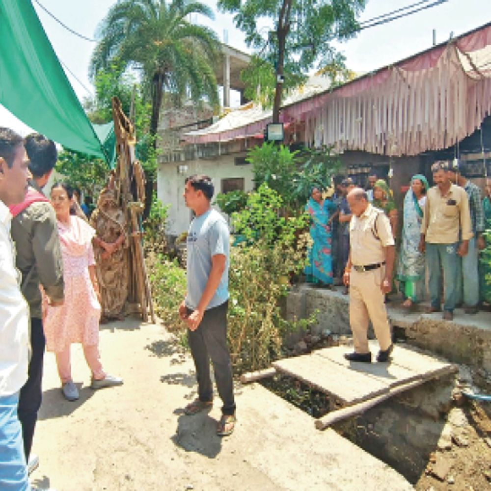 जनसुनवाई में शिकायत करने वाला दूल्हा ही निकला अतिक्रमणकर्ता