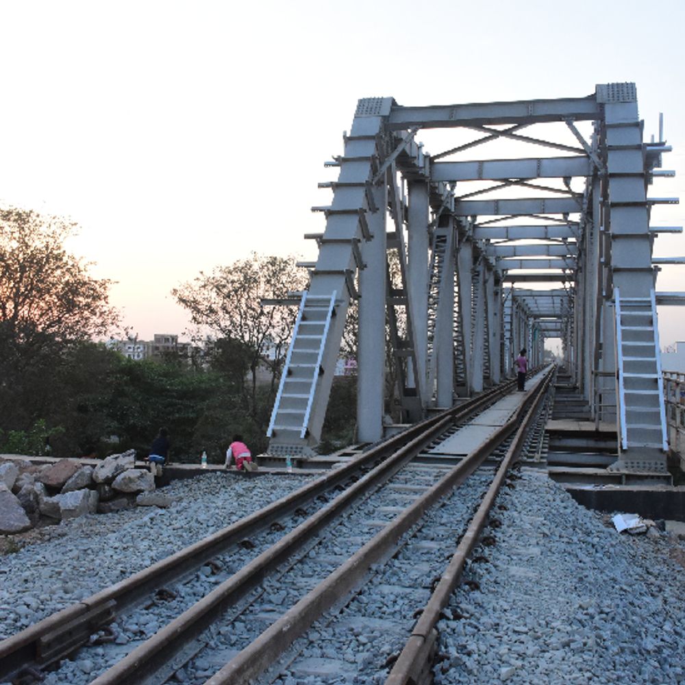 रेल संरक्षा आयोग की टीम अगले महीने जांच करेगी:नेउरा से जट डुमरी 18.2 किलोमीटर रेल लाइन बिछ गई, जून से चलने लगेंगी ट्रेनें