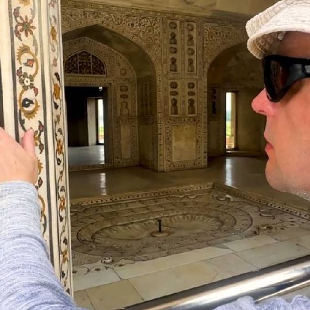 दृ​ष्टिहीनों के साथ भारत घूमने वाले जर्नलिस्ट के अनुभव:नजारे नहीं, एहसास… देखने वालों के लिए सफर ‘फिल्म’ है, पर अंधेरों के लिए ‘खुलती किताब’