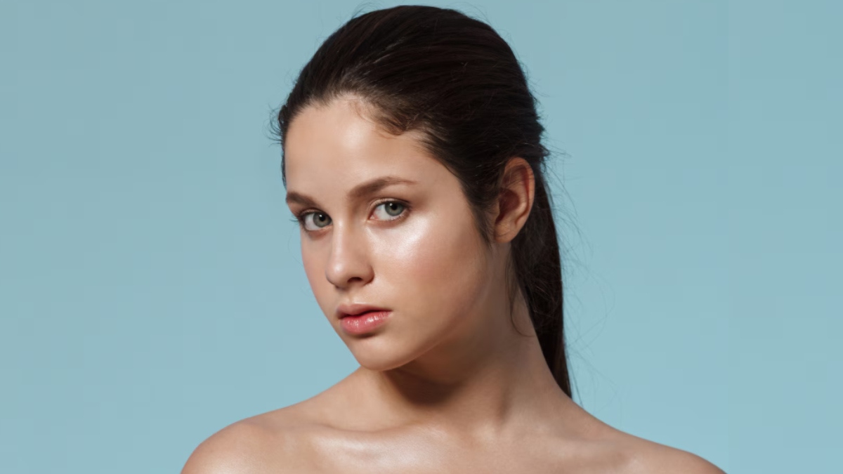 मुंह धोने के बाद भी ऑयली रहती है त्वचा, तो चेहरे पर क्या लगाएं, जिससे दूर हो जाए स्किन की ऑयलीनेस