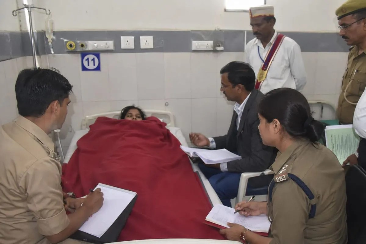 प्रेमी की शादी रुकवाने पहुचीं प्रेमिका को जिंदा जलाया… मां ने बताई दिल दहला देने वाली दास्तान