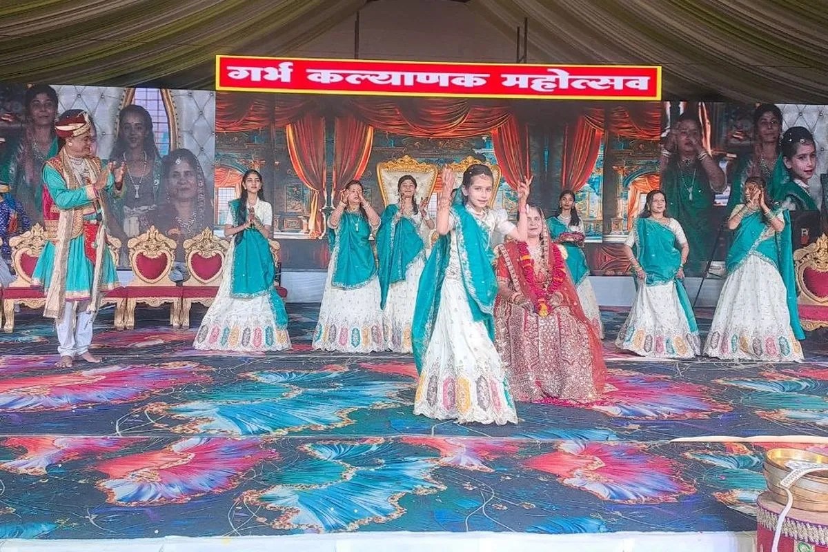 पंचकल्याणक महोत्सव… महिला मंडल द्वारा संगीतमय मंगलाचरण की प्रस्तुति पर झूम उठे श्रद्धालु