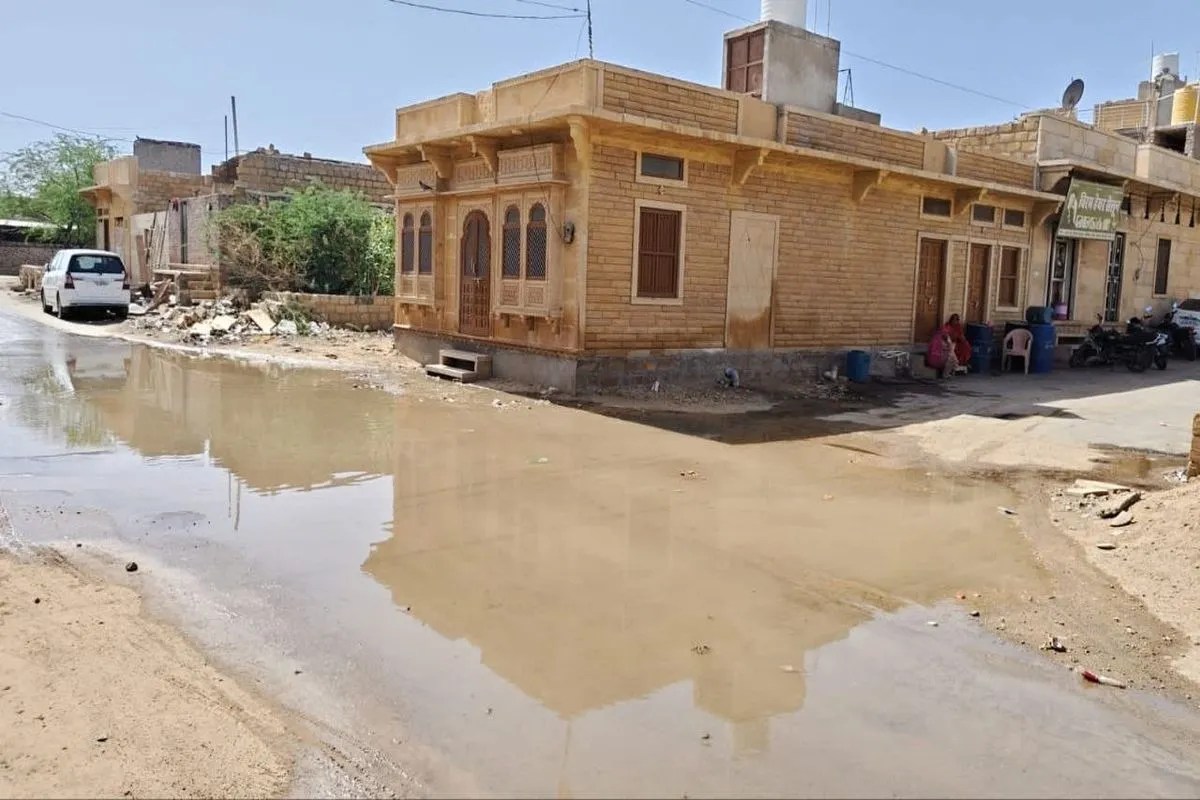 बबर मगरा क्षेत्र में आए दिन बिन बादल बारिश, जल-जाल में फंस रहे 4 हजार बाशिंदे