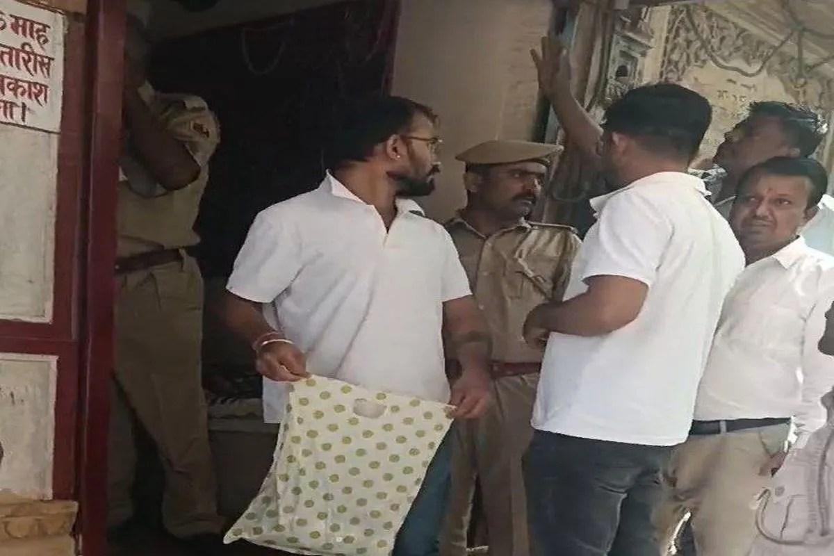 दिन दहाड़े सुनार की दुकान में चोरी का प्रयास, थाने में शिकायत दी